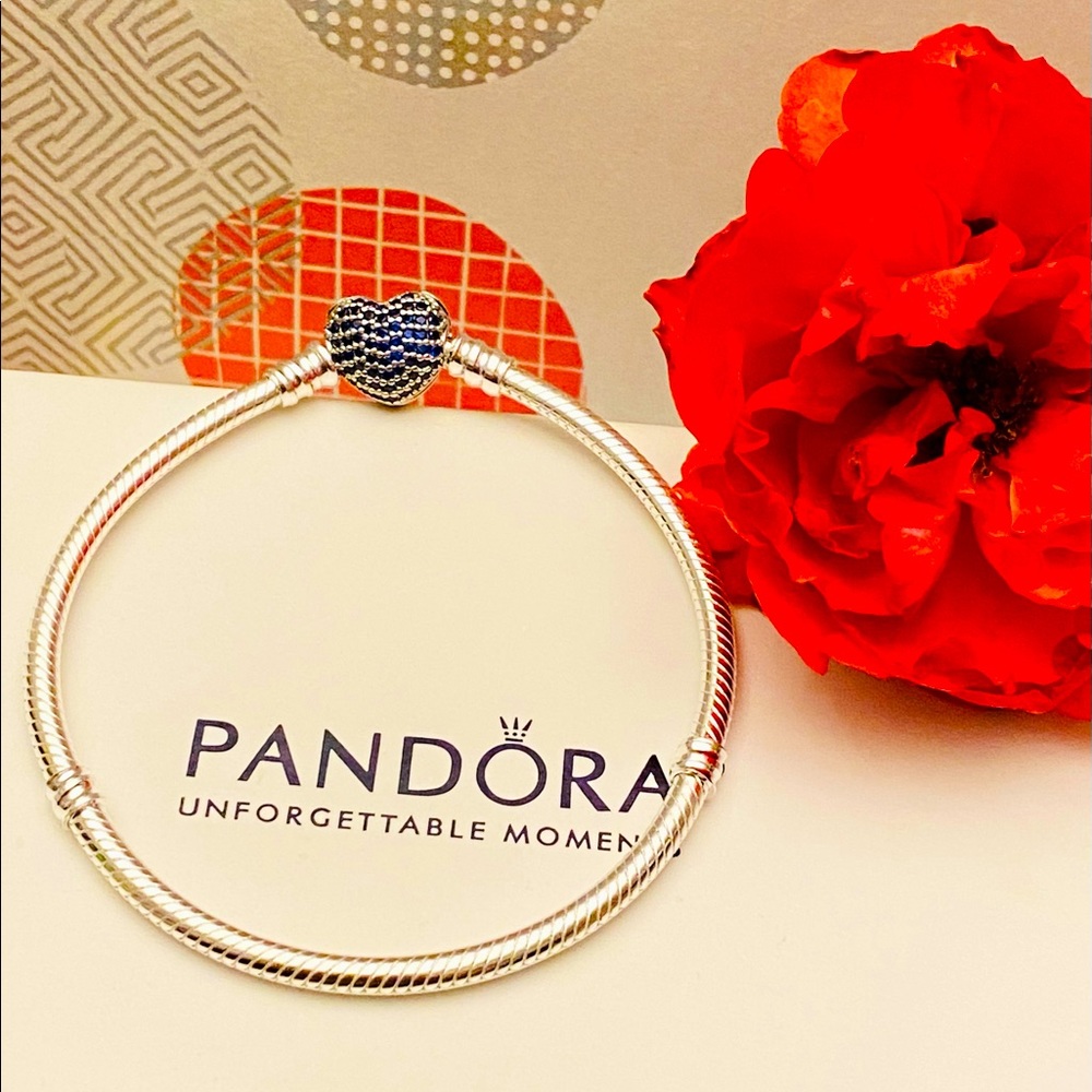 Pandora Moments bracelet size 7.5”